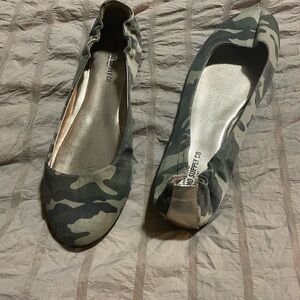 Mossimo Supply Co. Green Flats with Camouflage Design